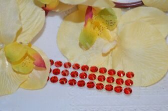 Стразы клеевые, цв. красный, 6 мм