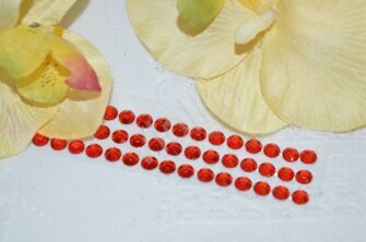 Стразы клеевые, цв. красный, 5 мм